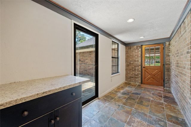 83 County Road 3189c, Cleveland, TX 77327