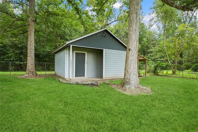83 County Road 3189c, Cleveland, TX 77327