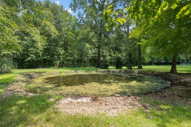83 County Road 3189c, Cleveland, TX 77327