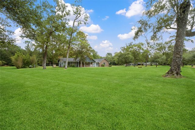 83 County Road 3189c, Cleveland, TX 77327