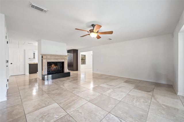 83 County Road 3189c, Cleveland, TX 77327