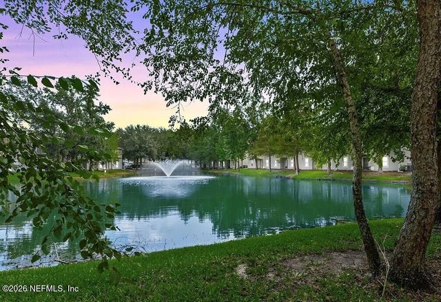 6105 MAGGIES Circle 101, Jacksonville, FL 32244