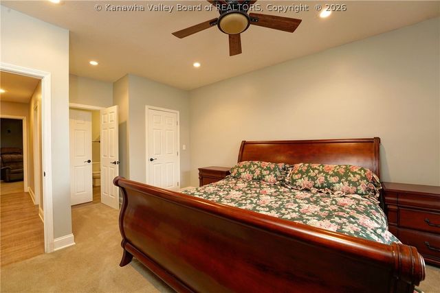 561 Wynterhall Lane, South Charleston, WV 25309