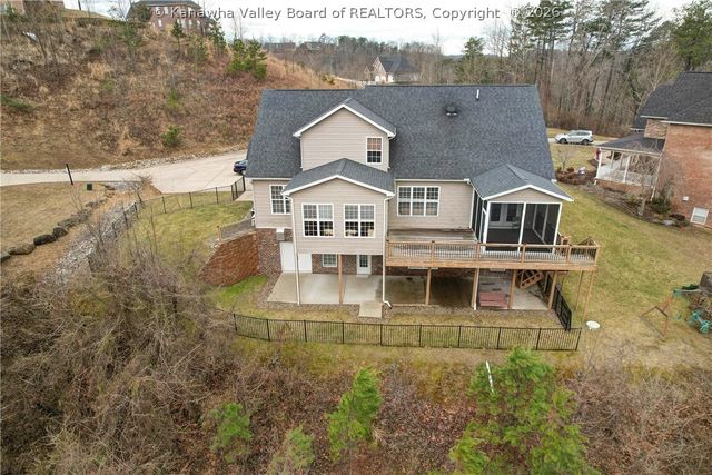 561 Wynterhall Lane, South Charleston, WV 25309