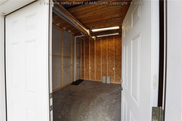 561 Wynterhall Lane, South Charleston, WV 25309