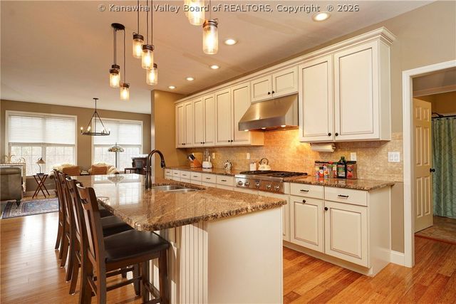 561 Wynterhall Lane, South Charleston, WV 25309