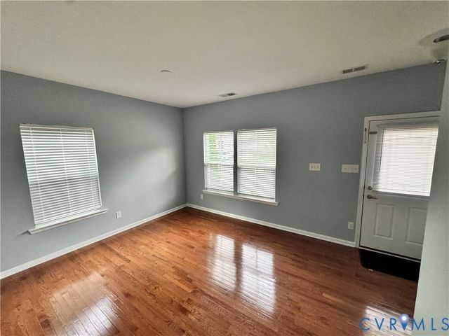 3004 Hunton Cottage Ln, Glen Allen, VA 23060