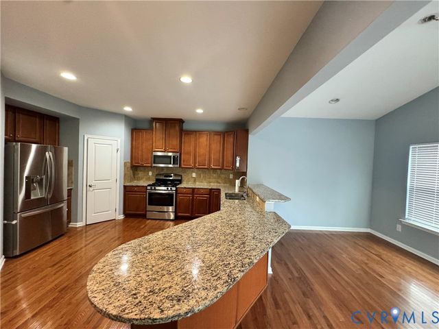 3004 Hunton Cottage Ln, Glen Allen, VA 23060