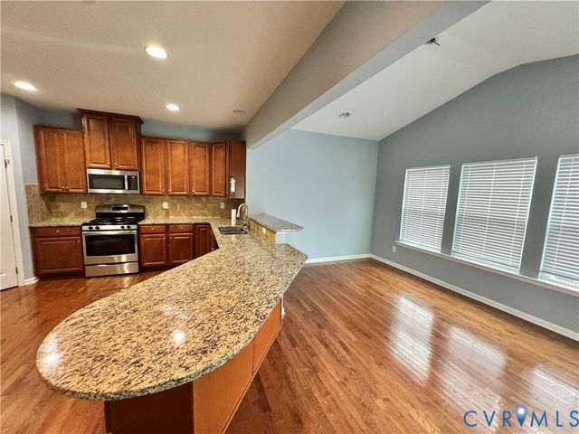 3004 Hunton Cottage Ln, Glen Allen, VA 23060