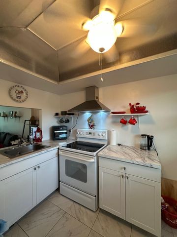 115 Royal Pk Drive 2g, Oakland Park, FL 33309