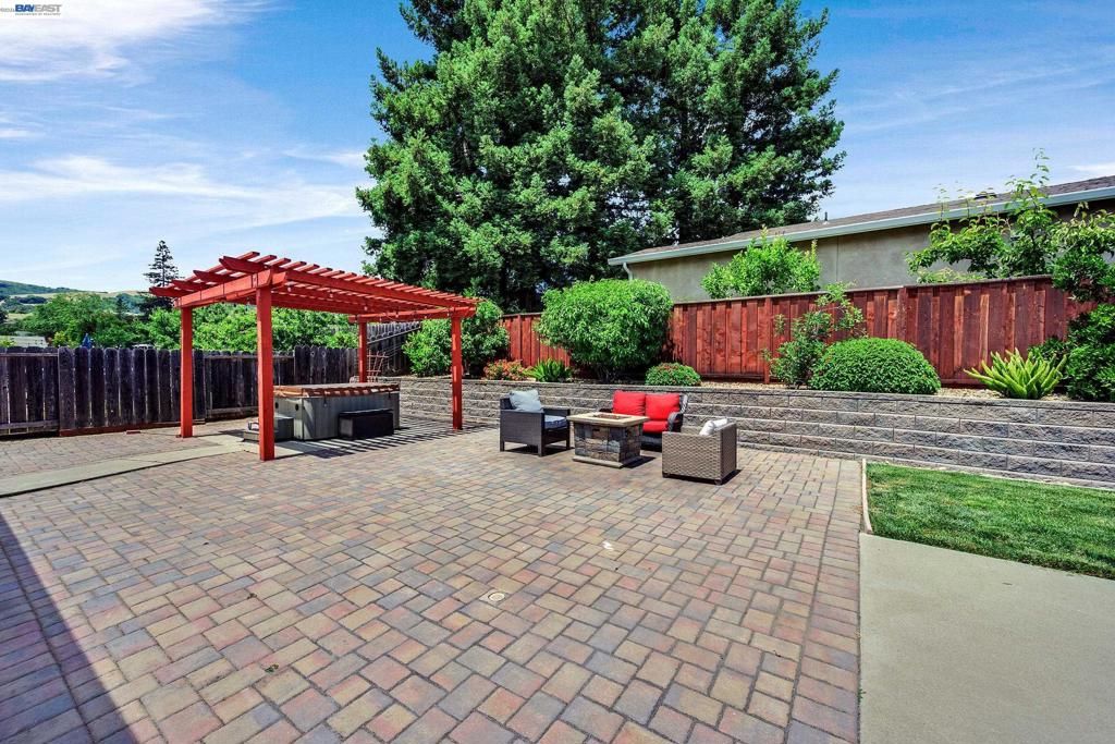 Image 2 of property listing at 2883 Westchester Drive, San Ramon, CA 94583