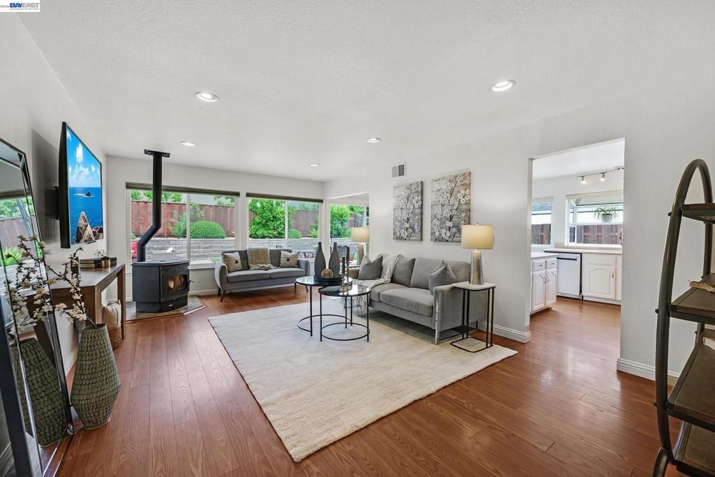 Image 4 of property listing at 2883 Westchester Drive, San Ramon, CA 94583
