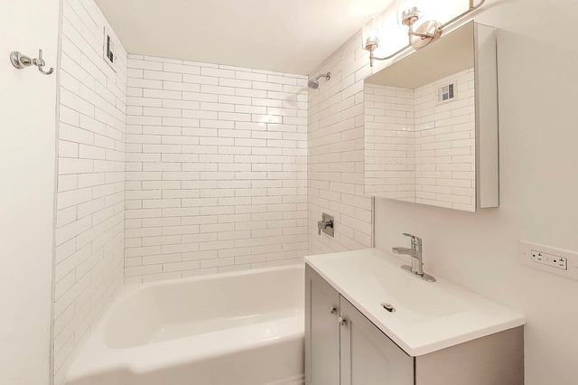 5050 S East End Avenue 4B, Chicago, IL 60615