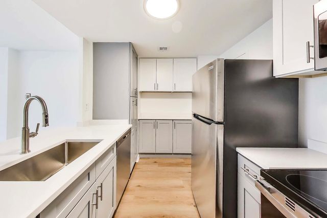 5050 S East End Avenue 4B, Chicago, IL 60615