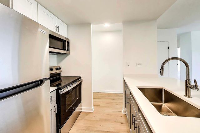 5050 S East End Avenue 4B, Chicago, IL 60615