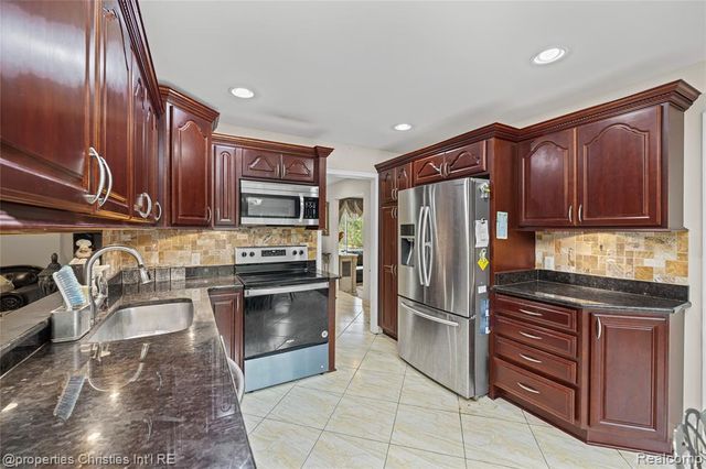 7178 Heather Heath, West Bloomfield, MI 48322
