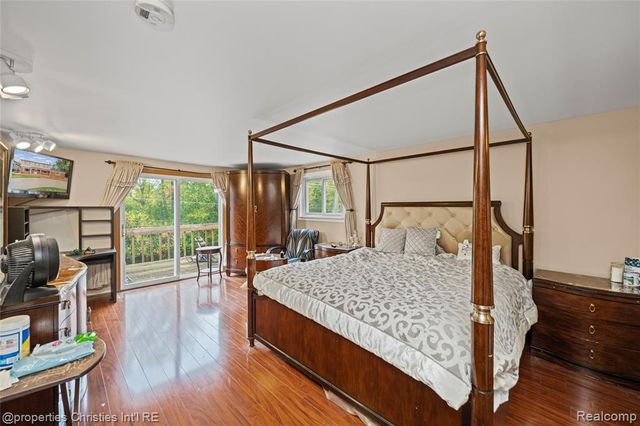 7178 Heather Heath, West Bloomfield, MI 48322