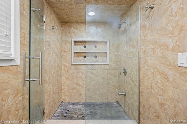 7178 Heather Heath, West Bloomfield, MI 48322