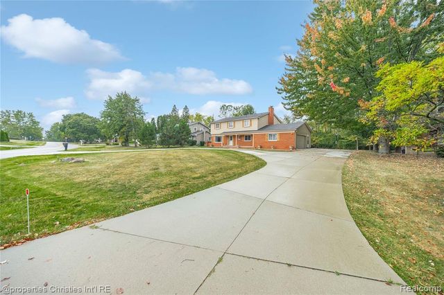 7178 Heather Heath, West Bloomfield, MI 48322