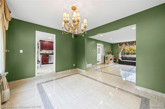7178 Heather Heath, West Bloomfield, MI 48322