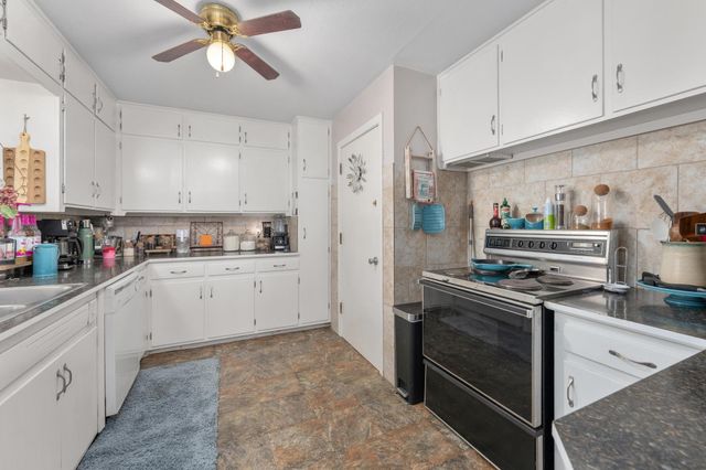 727 S Fountain Ave, Wichita, KS 67218