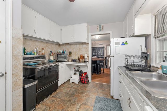 727 S Fountain Ave, Wichita, KS 67218
