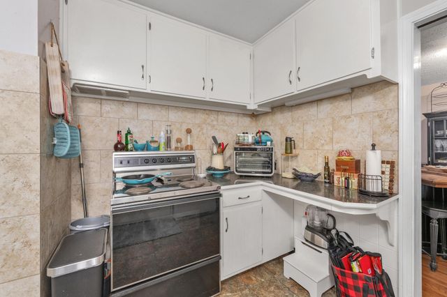 727 S Fountain Ave, Wichita, KS 67218