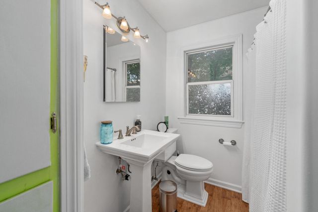 727 S Fountain Ave, Wichita, KS 67218