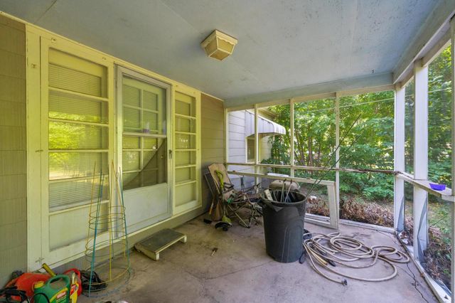 727 S Fountain Ave, Wichita, KS 67218