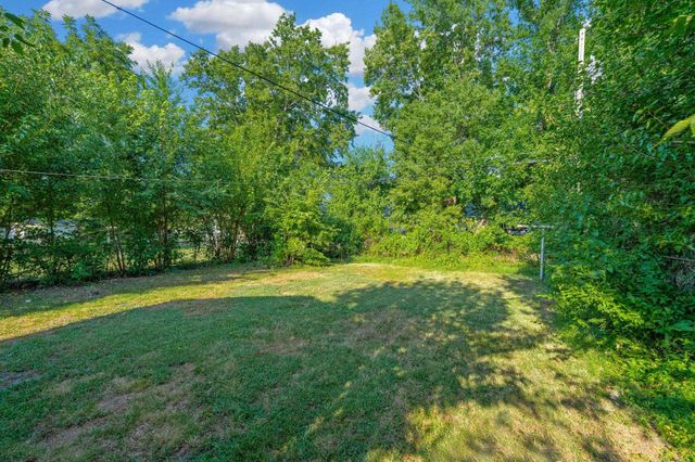 727 S Fountain Ave, Wichita, KS 67218