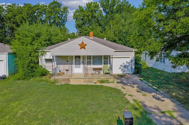 727 S Fountain Ave, Wichita, KS 67218