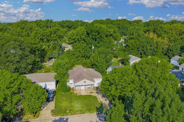 727 S Fountain Ave, Wichita, KS 67218