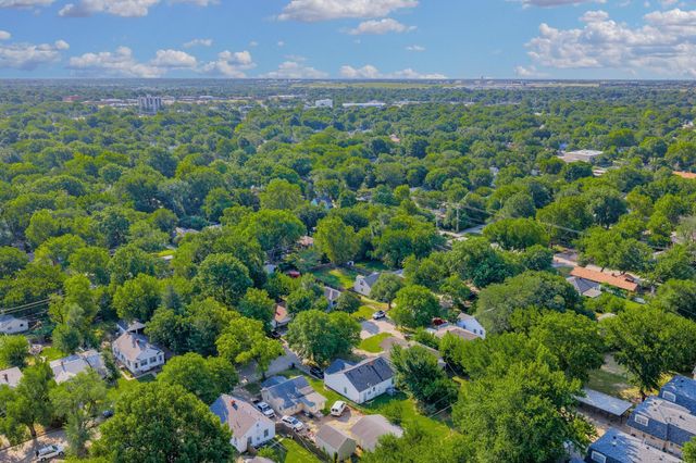 727 S Fountain Ave, Wichita, KS 67218