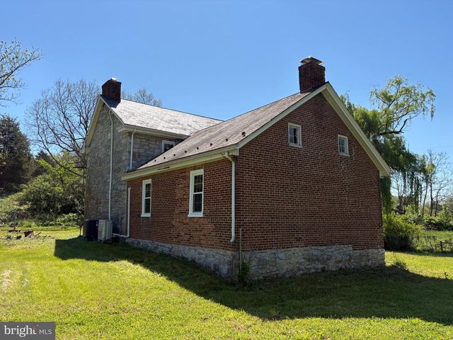 5432 POLKTOWN RD, Waynesboro, PA 17268