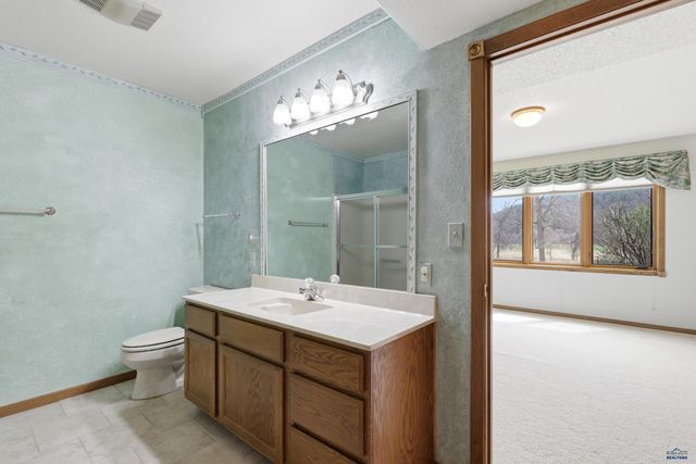 1055 DUFFER DR, Rapid City, SD 57702