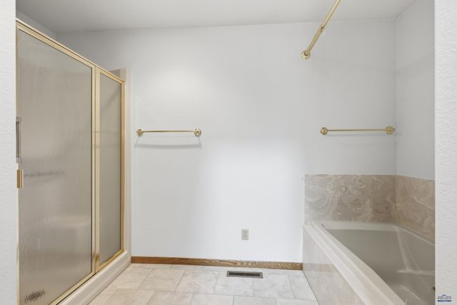 1055 DUFFER DR, Rapid City, SD 57702
