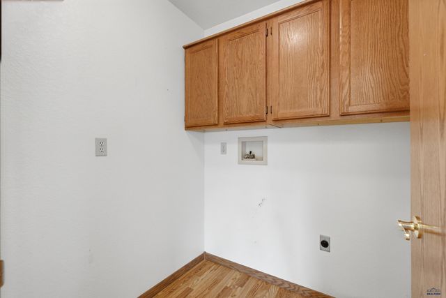 1055 DUFFER DR, Rapid City, SD 57702