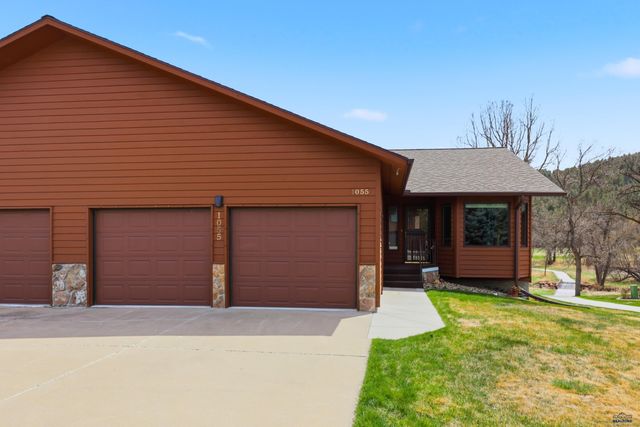 1055 DUFFER DR, Rapid City, SD 57702