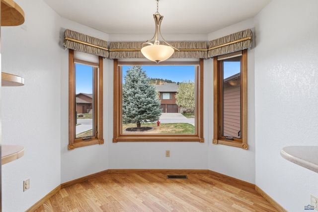 1055 DUFFER DR, Rapid City, SD 57702