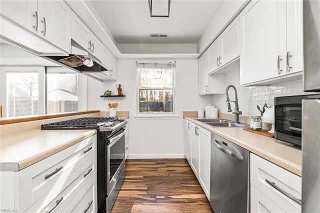 854 Crashaw ST, Virginia Beach, VA 23462