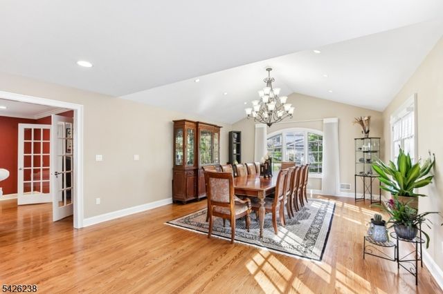 65 Rockledge Dr, Livingston Twp., NJ 07039
