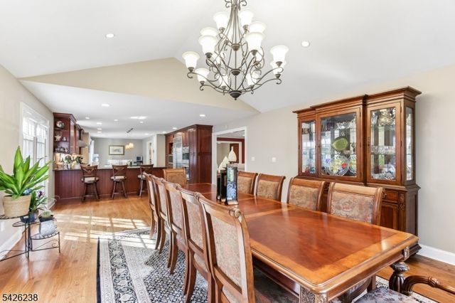 65 Rockledge Dr, Livingston Twp., NJ 07039