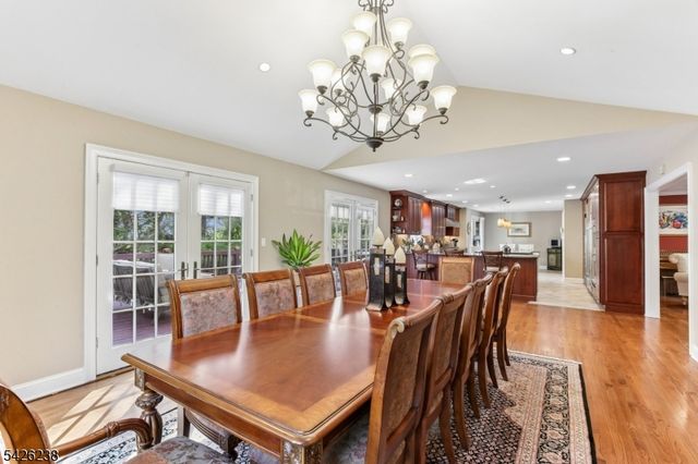 65 Rockledge Dr, Livingston Twp., NJ 07039