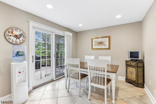 65 Rockledge Dr, Livingston Twp., NJ 07039