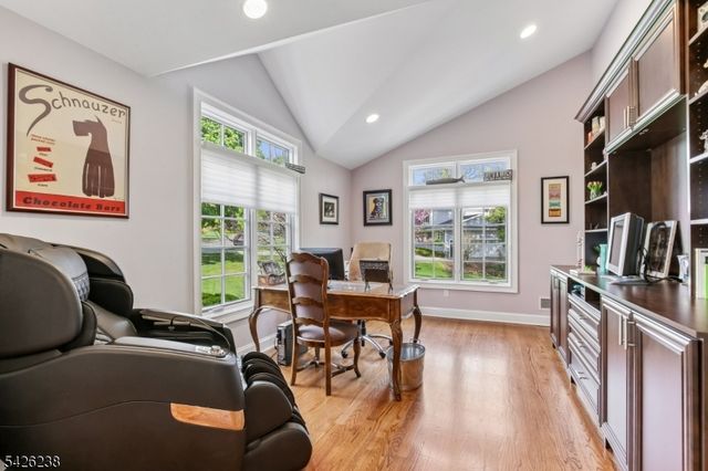 65 Rockledge Dr, Livingston Twp., NJ 07039