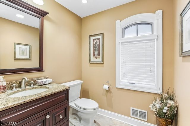 65 Rockledge Dr, Livingston Twp., NJ 07039