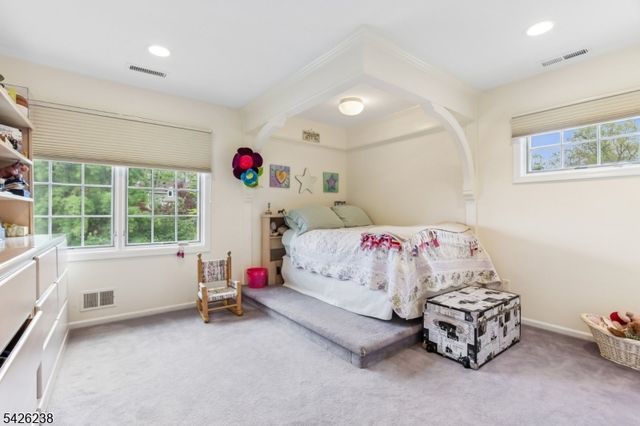 65 Rockledge Dr, Livingston Twp., NJ 07039