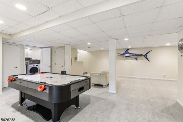 65 Rockledge Dr, Livingston Twp., NJ 07039