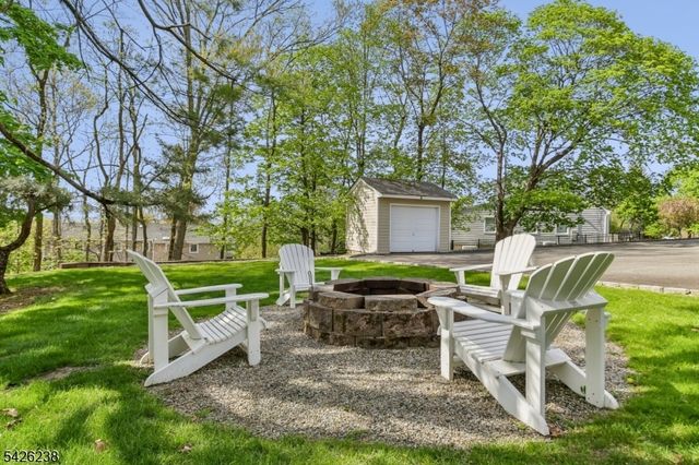 65 Rockledge Dr, Livingston Twp., NJ 07039