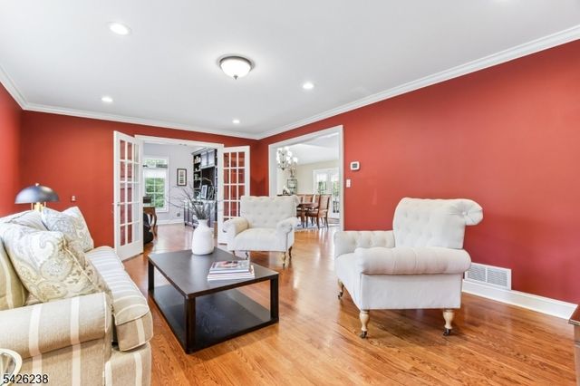65 Rockledge Dr, Livingston Twp., NJ 07039